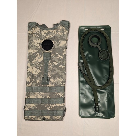 Combo 3-Day Assault Pack w/ Hydration System 3L with Bladder - USGI Army UCP ACU - Picture 13 of 14